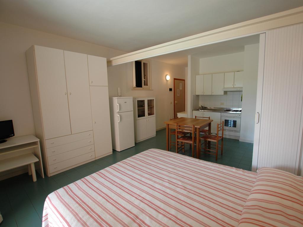 Residence Maricampo Marina di Campo Ruang foto