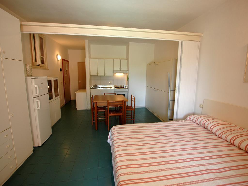 Residence Maricampo Marina di Campo Ruang foto